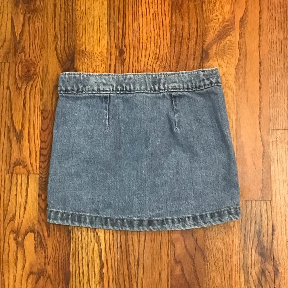 Old Navy Blue Jean Denim Skirt Girls 4 / 5 XS Extra Small Snap Close Pockets